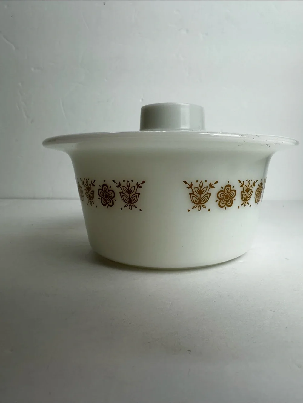 Vintage Pyrex Butterly Gold Butter Tub With Lid Milky White Gold Flowers #75